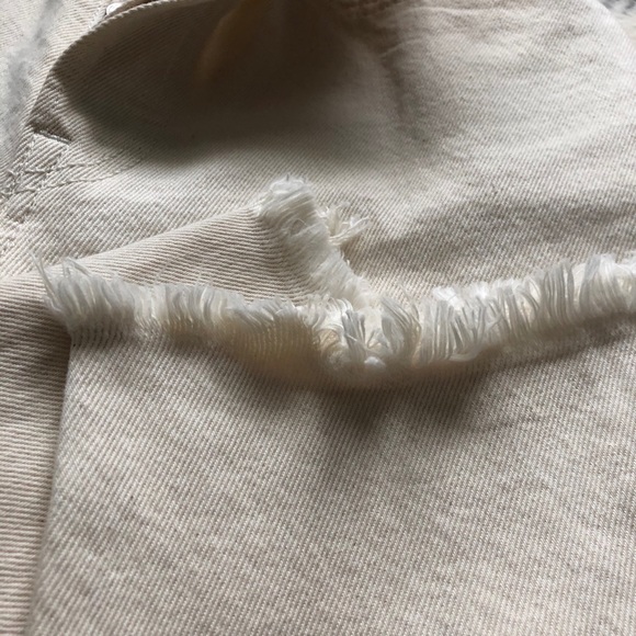 Cream Levi’s - Picture 4 of 4